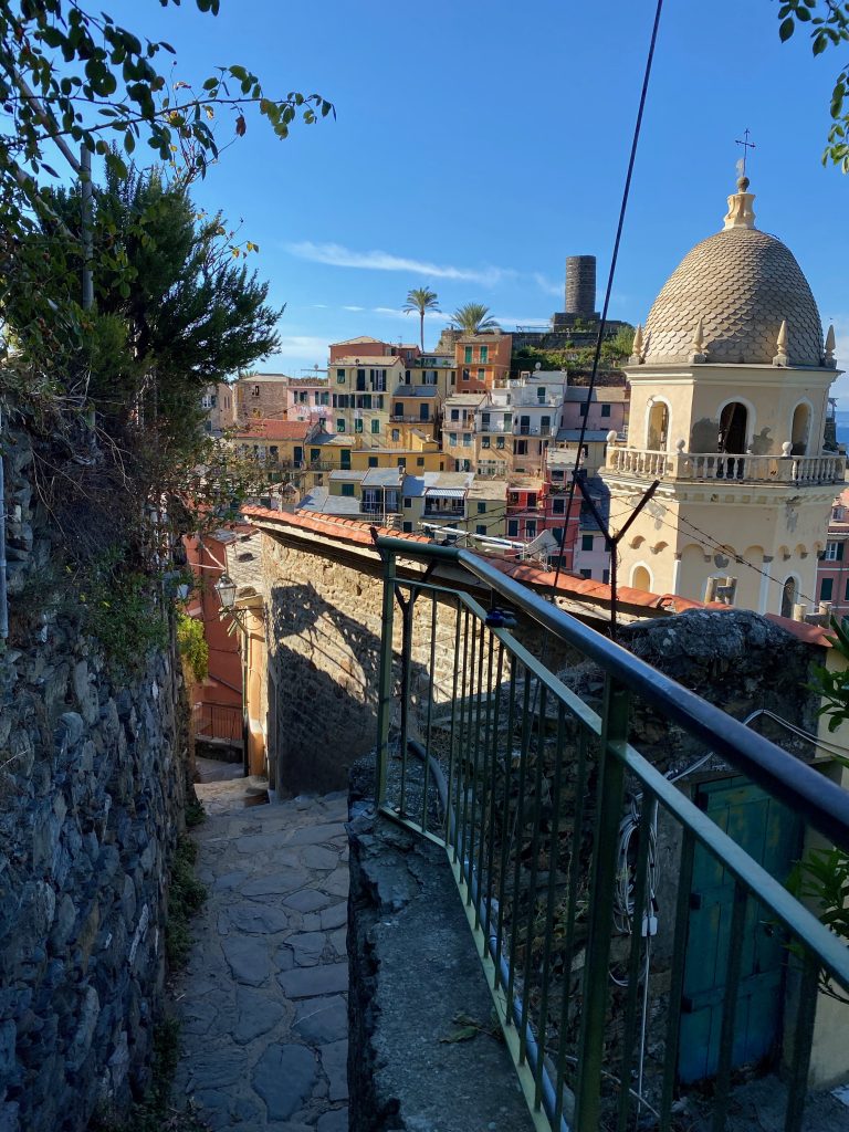 Path to Vernazza, Sentiero Verde Azzuro, The Blue Path, Cinque Terre, Italian Riviera, Sentiero Azzurro, Vernazza, Adventuress domestista, Cinque Terre, hiking Italy, 