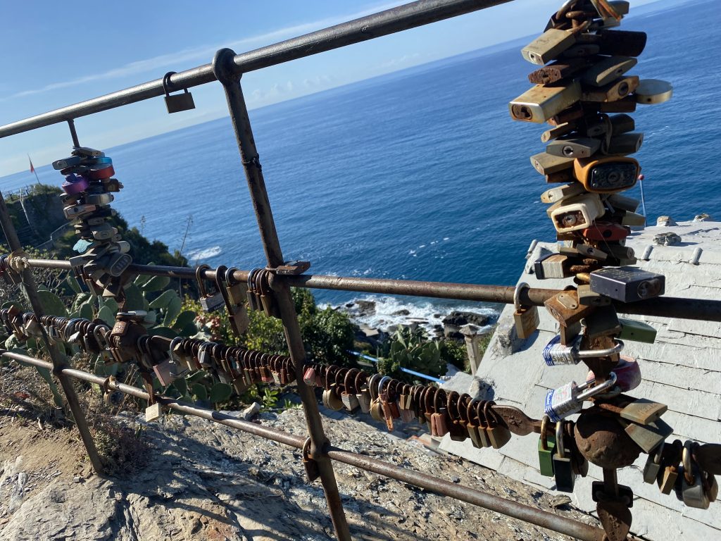 Locks of love over Vernazza, Sentiero Azzurro, Adventuress domestista, Cinque Terre, hiking Italy, Ligurian Sea