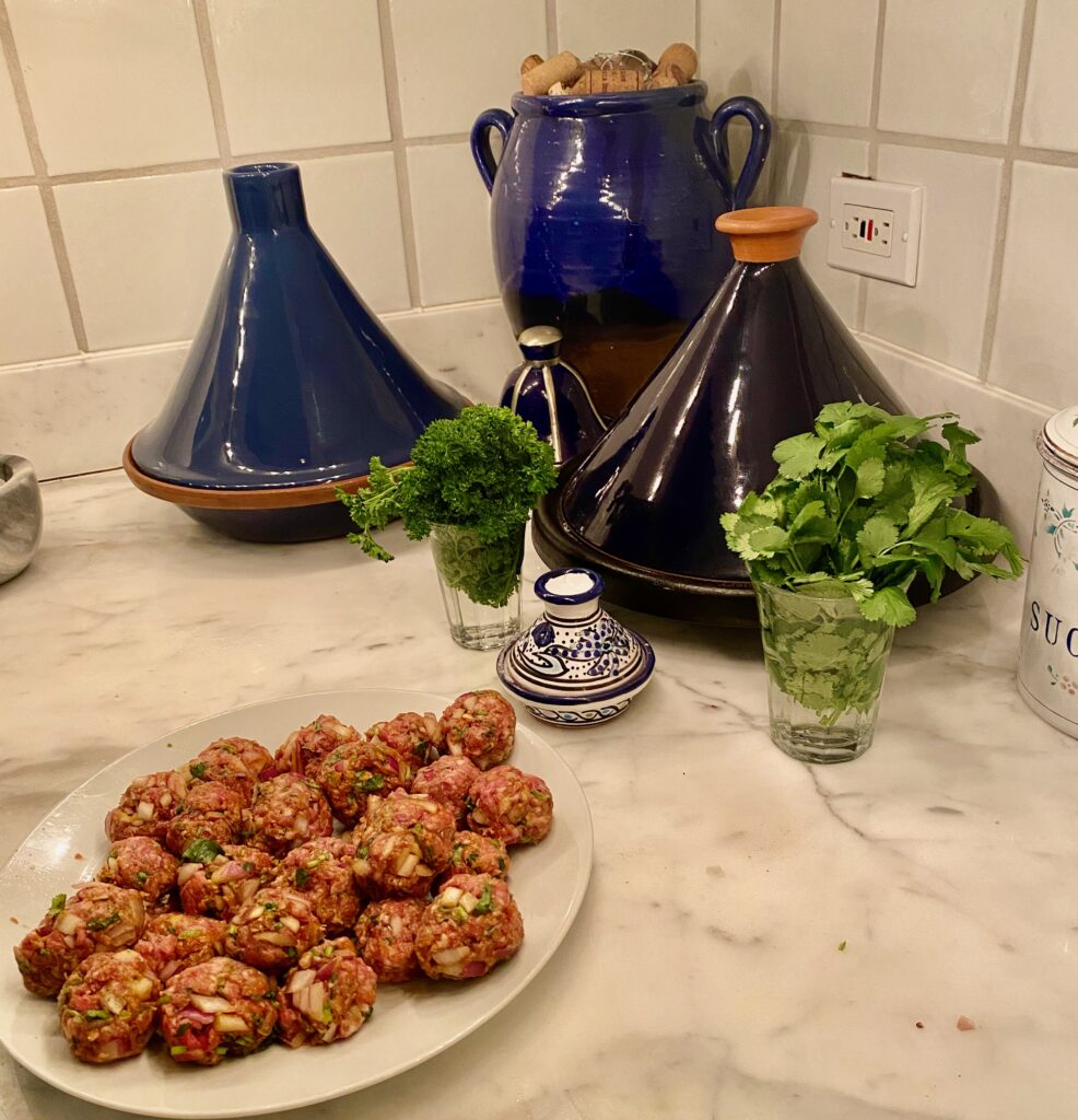 Tagine recipe, blue tagine, kefta recipe, moroccan meatballs, tagine, North African cuisine, Kefta Mkauouara