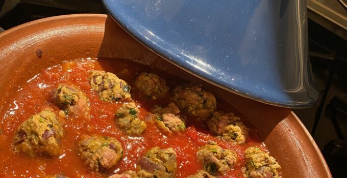 Meatballs in a spicy tomato sauce, aka Kefta Mkaouara Tagine…