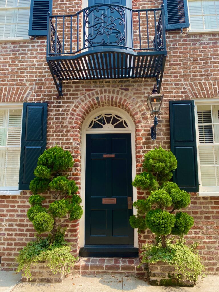 Window boxes, shutters, beautiful window boxes, splendid window boxes, Charleston, topiary, ivy