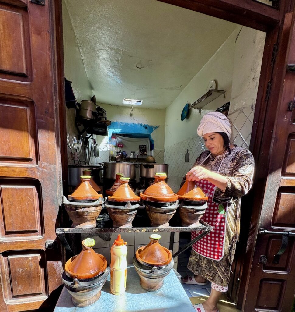 Souk, Marrakech, Medina, tagines, tagine pots